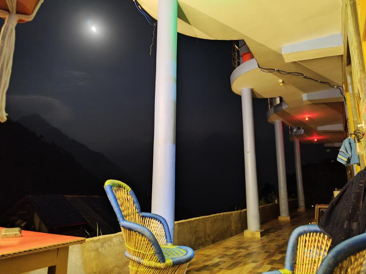 Café Kush Hotel Tosh Esterno foto