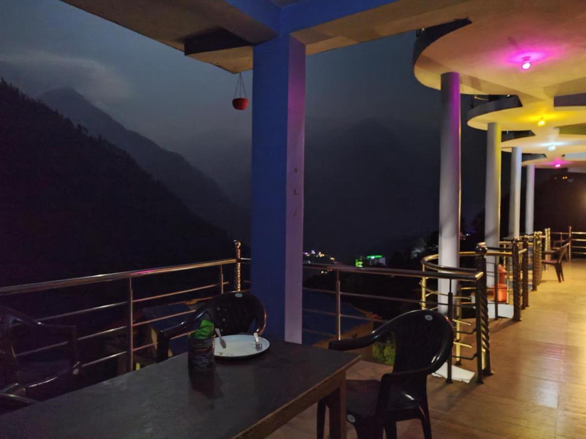 Café Kush Hotel Tosh Esterno foto
