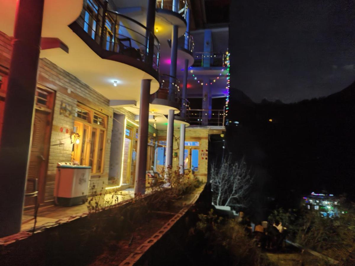Café Kush Hotel Tosh Esterno foto