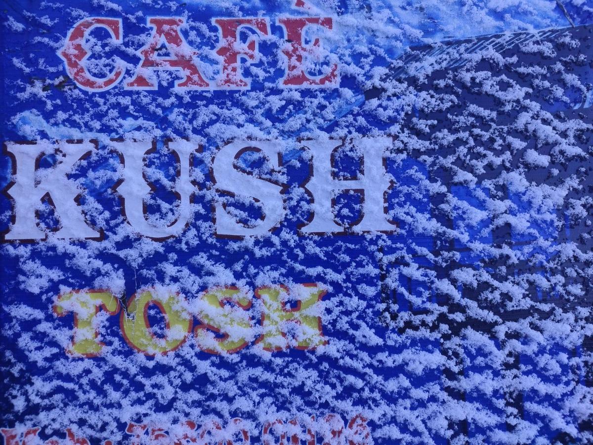 Café Kush Hotel Tosh Esterno foto